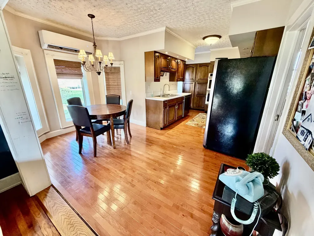 300 W Main Street Mt Vernon KY 40456