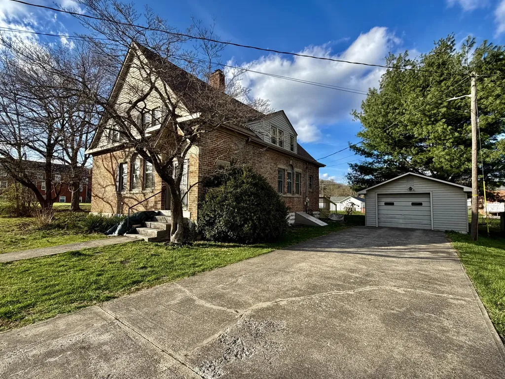 300 W Main Street Mt Vernon KY 40456