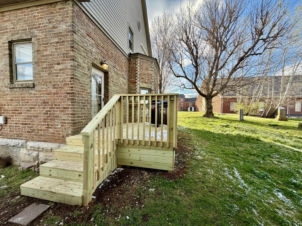 300 W Main Street Mt Vernon KY 40456