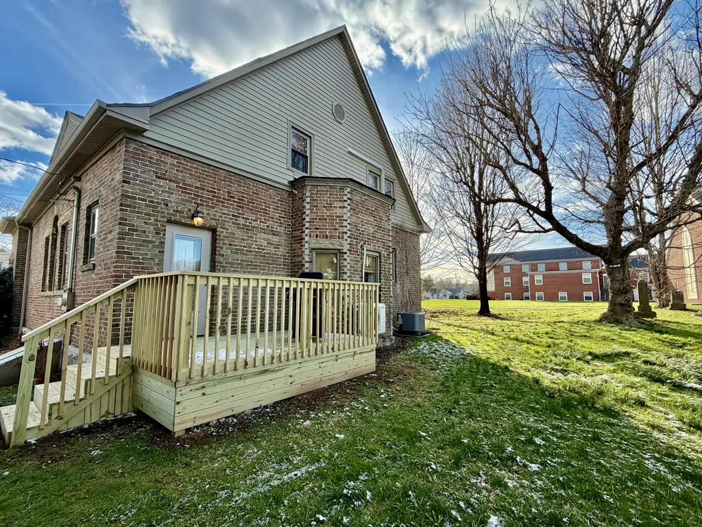 300 W Main Street Mt Vernon KY 40456