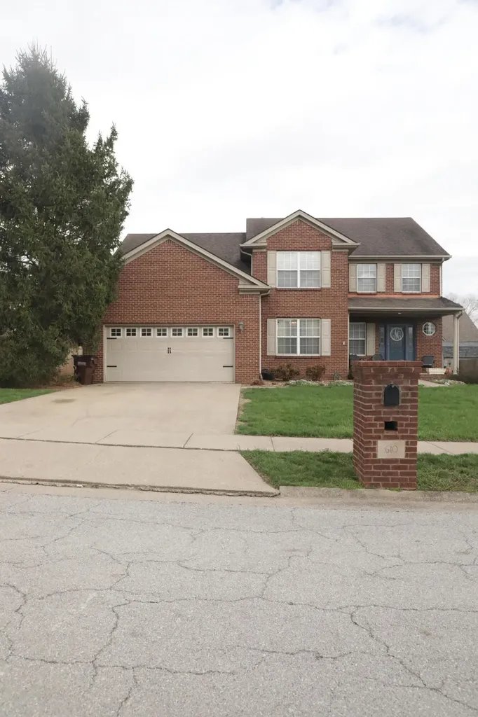 610 Oxford Road Versailles KY 40383