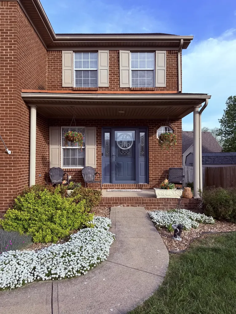 610 Oxford Road Versailles KY 40383