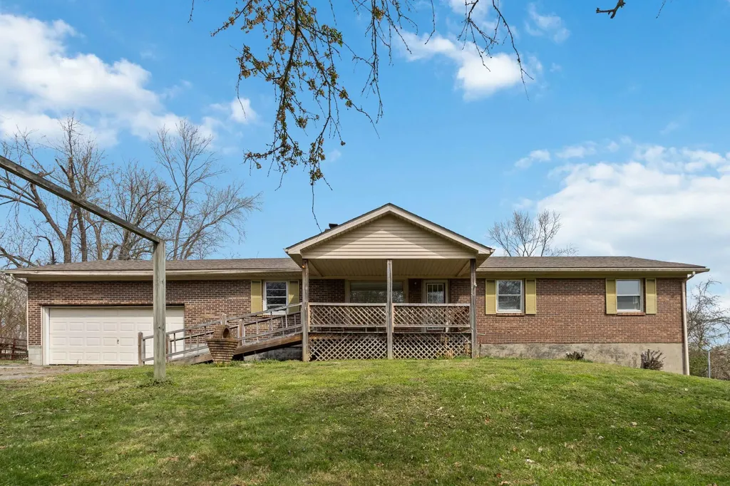 651 Panola Road Waco KY 40385
