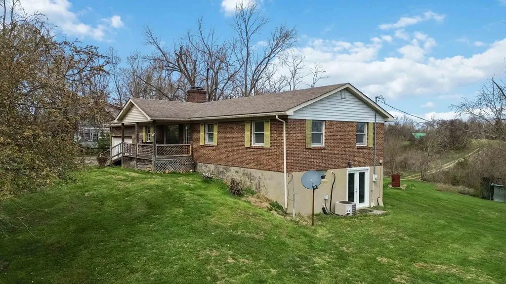 651 Panola Road Waco KY 40385
