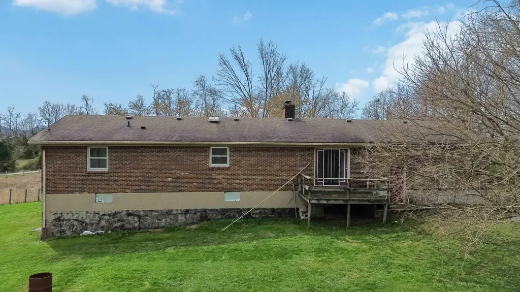 651 Panola Road Waco KY 40385