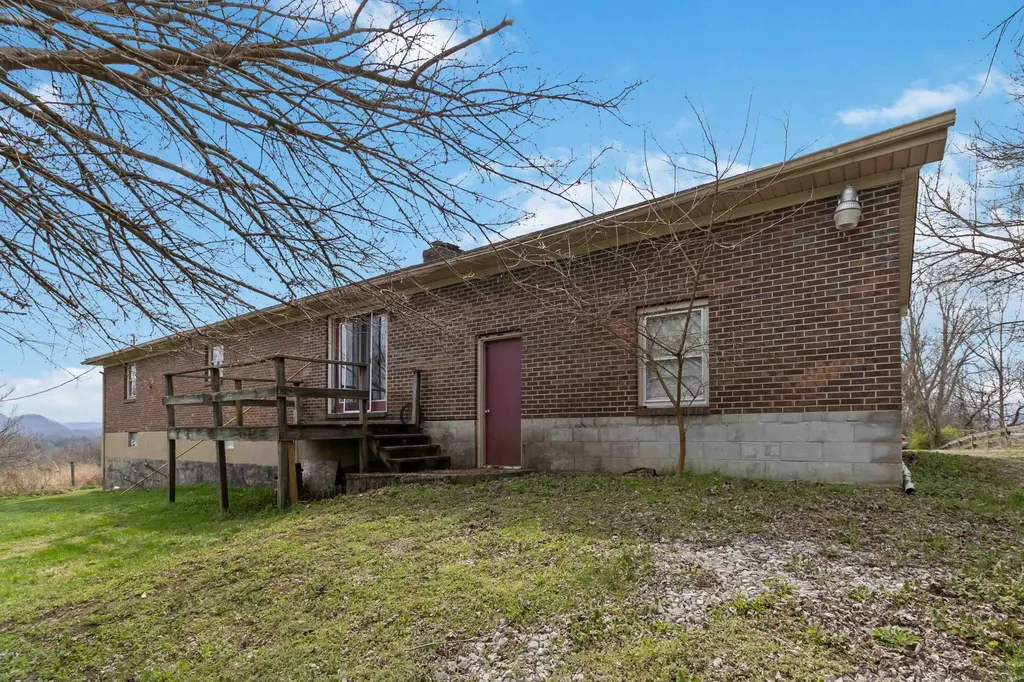 651 Panola Road Waco KY 40385