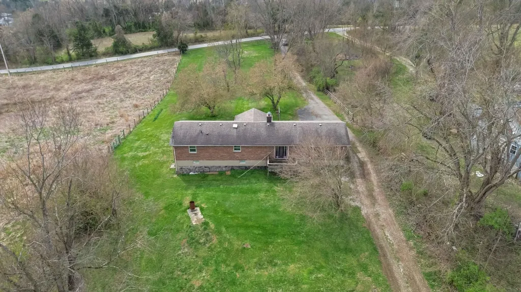 651 Panola Road Waco KY 40385