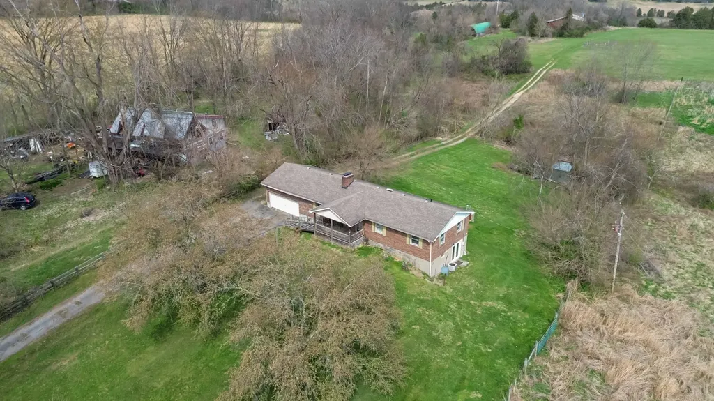 651 Panola Road Waco KY 40385