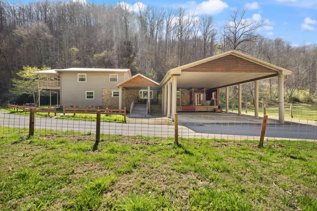 544 Salisbury Branch Road Dema KY 41859