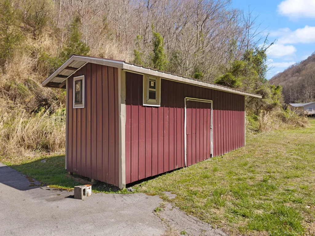 544 Salisbury Branch Road Dema KY 41859