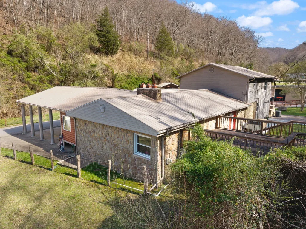 544 Salisbury Branch Road Dema KY 41859