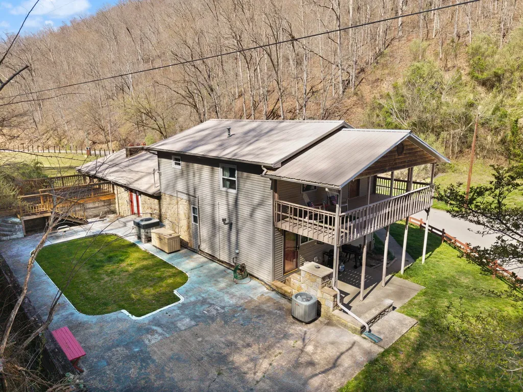 544 Salisbury Branch Road Dema KY 41859