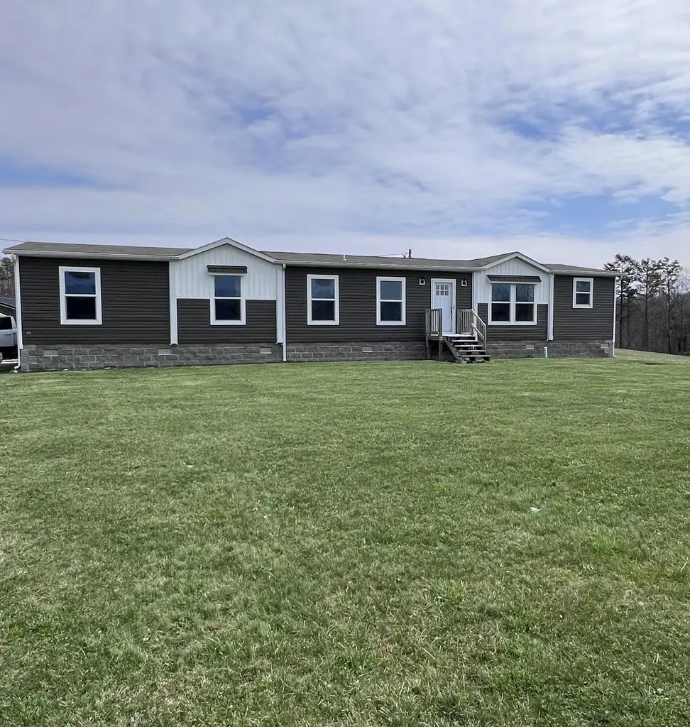 12195 Highway 587 Beattyville KY 41311