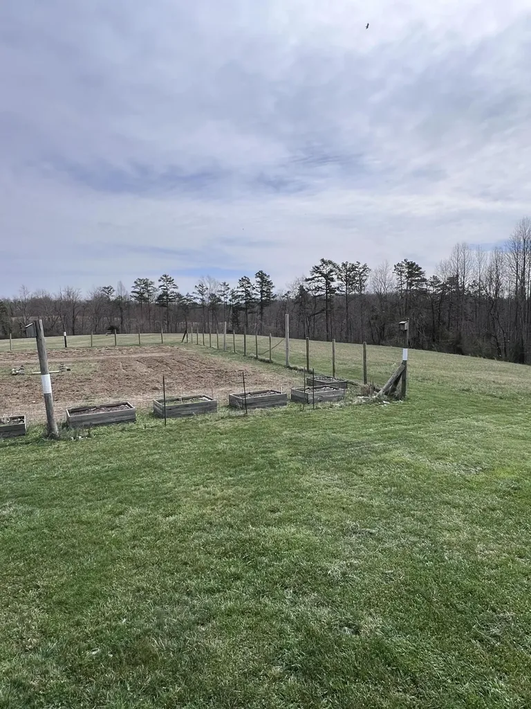 12195 Highway 587 Beattyville KY 41311