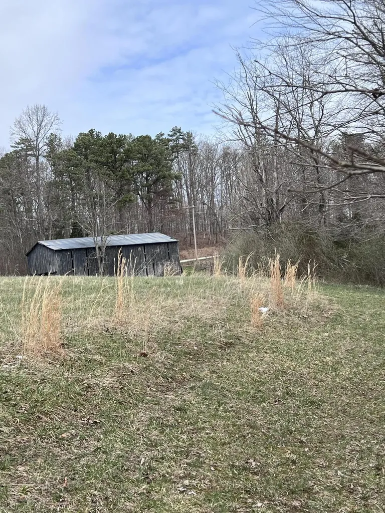 12195 Highway 587 Beattyville KY 41311
