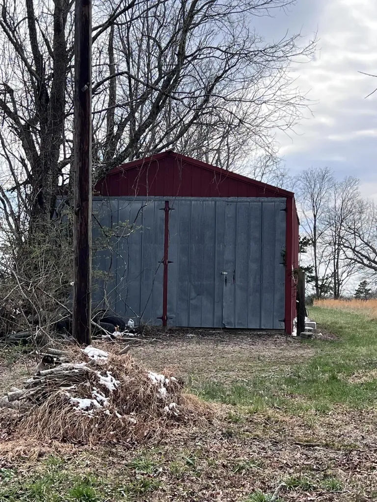 12195 Highway 587 Beattyville KY 41311