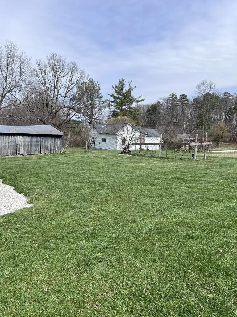 12195 Highway 587 Beattyville KY 41311