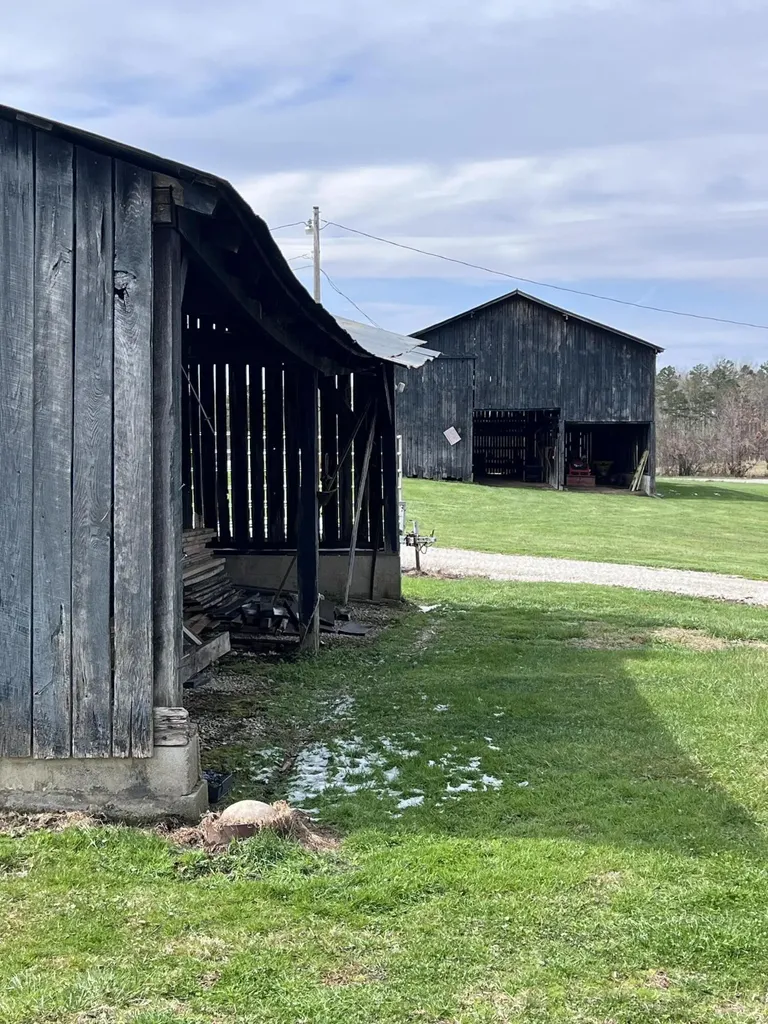 12195 Highway 587 Beattyville KY 41311