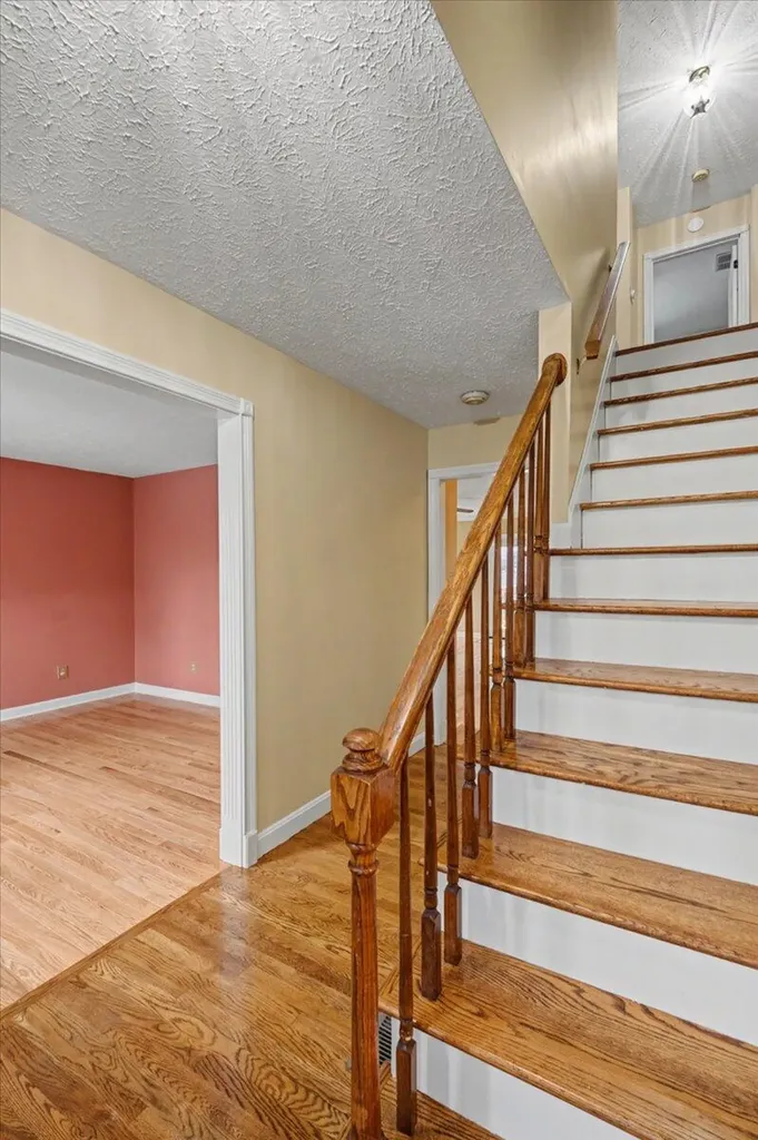 901 Woodglen Court Lexington KY 40515