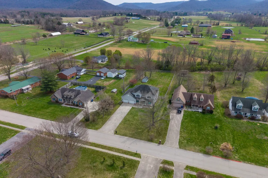 307 Brookgreen Drive Berea KY 40403
