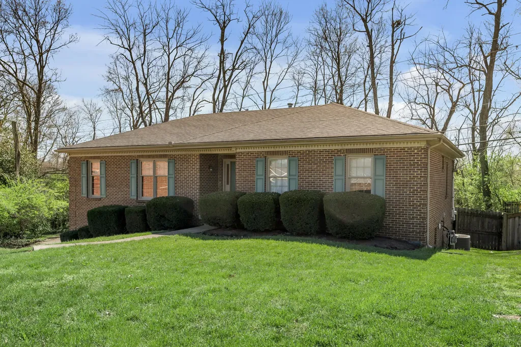 1112 Pepperhill Circle Lexington KY 40502