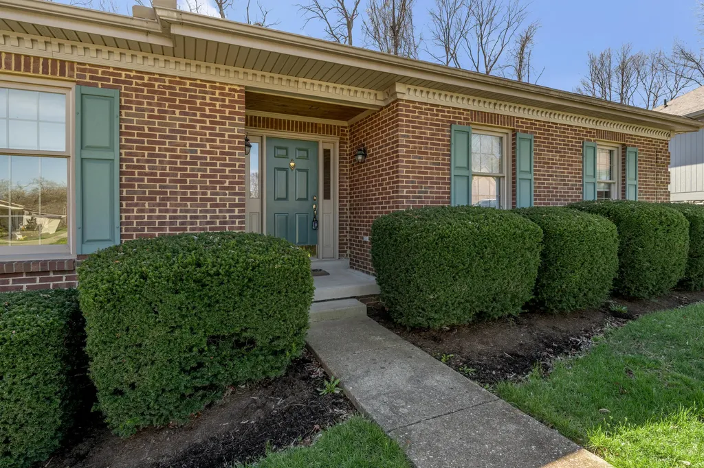 1112 Pepperhill Circle Lexington KY 40502