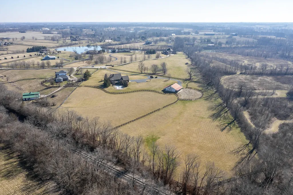 3701 Hidden Lake Lane Lexington KY 40516