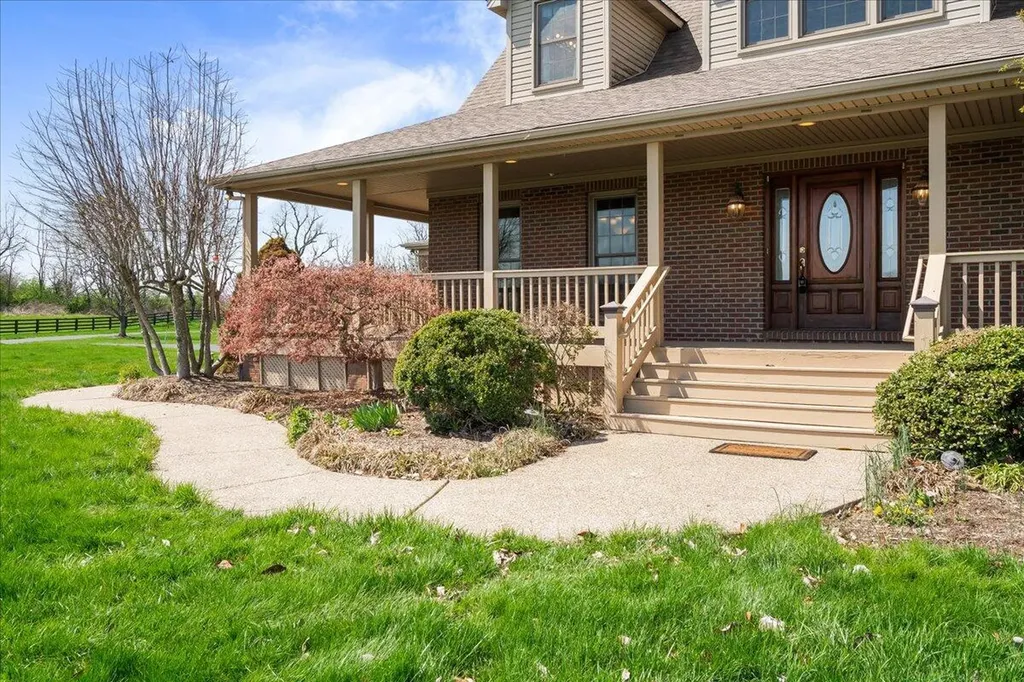3701 Hidden Lake Lane Lexington KY 40516