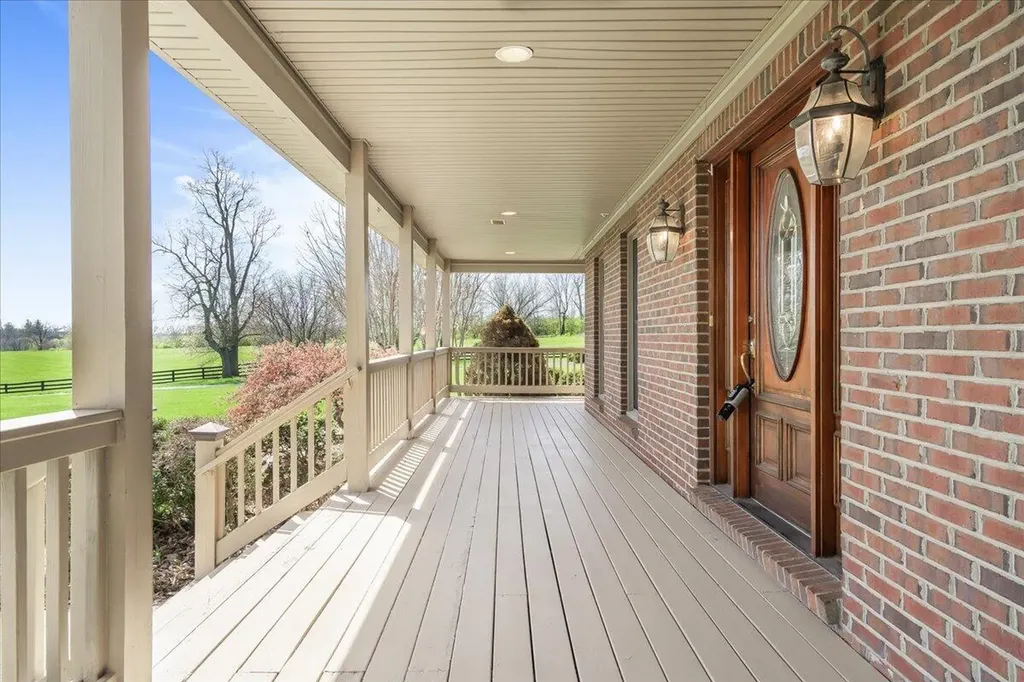 3701 Hidden Lake Lane Lexington KY 40516