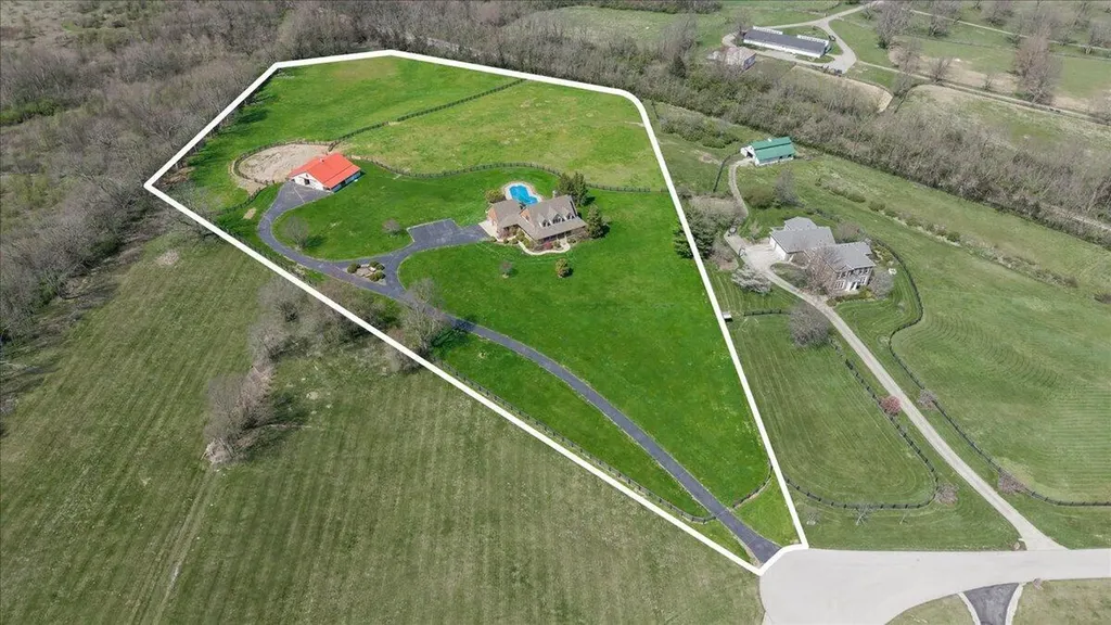 3701 Hidden Lake Lane Lexington KY 40516