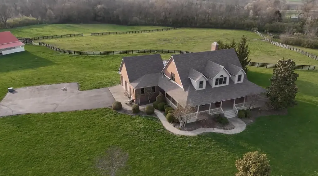 3701 Hidden Lake Lane Lexington KY 40516