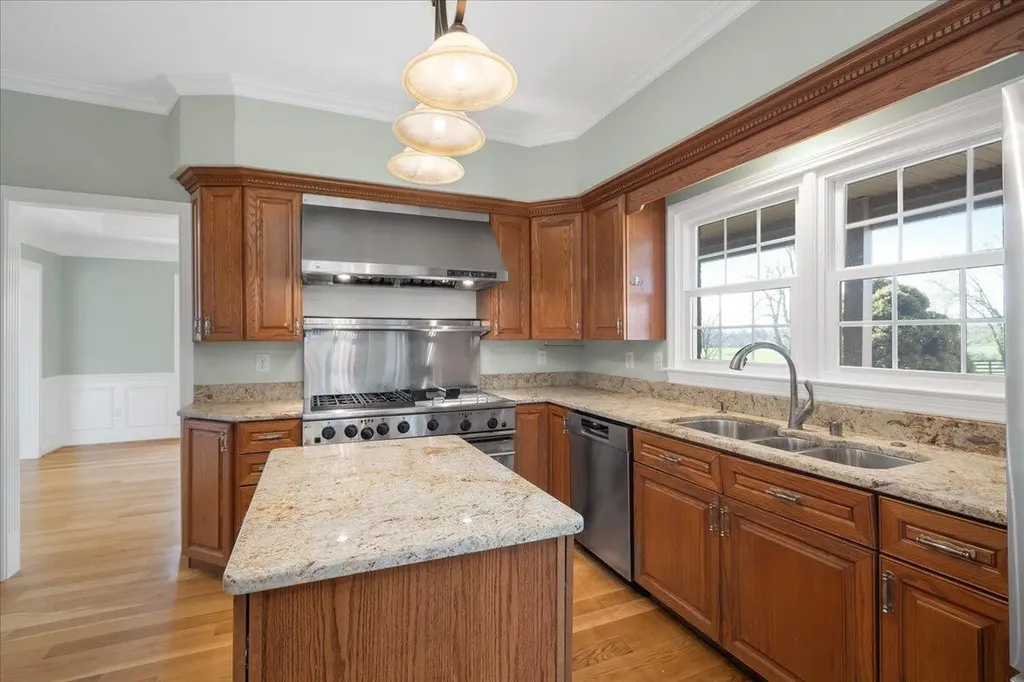 3701 Hidden Lake Lane Lexington KY 40516