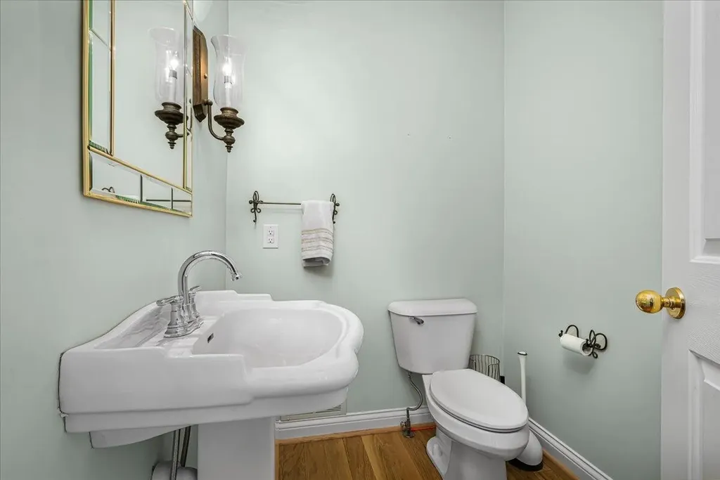 3701 Hidden Lake Lane Lexington KY 40516