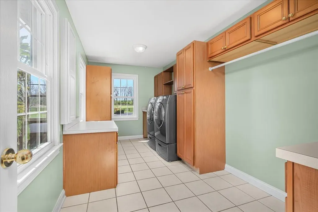 3701 Hidden Lake Lane Lexington KY 40516