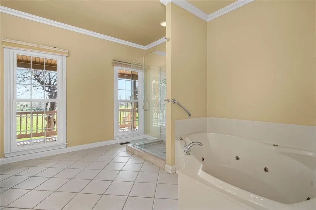 3701 Hidden Lake Lane Lexington KY 40516