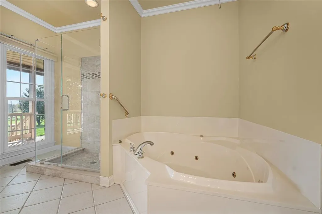 3701 Hidden Lake Lane Lexington KY 40516