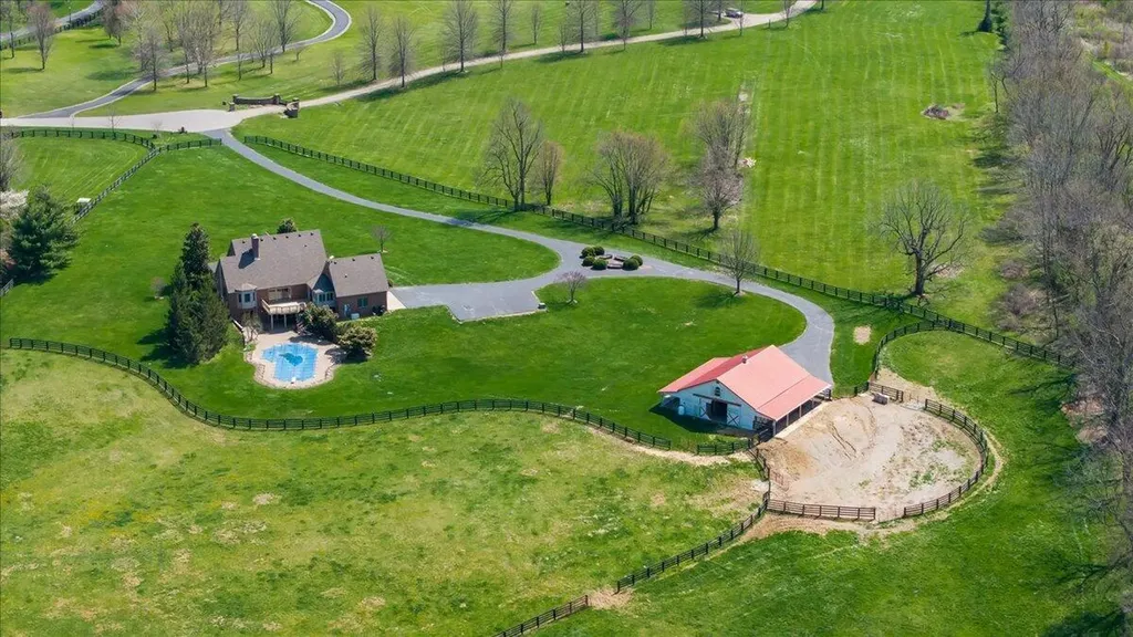 3701 Hidden Lake Lane Lexington KY 40516