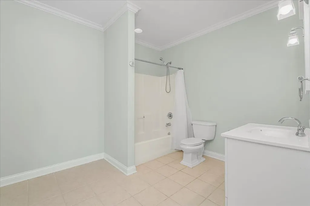 3701 Hidden Lake Lane Lexington KY 40516