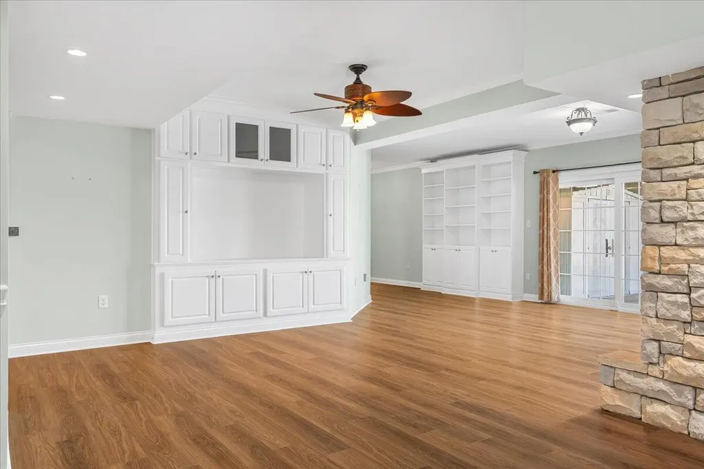 3701 Hidden Lake Lane Lexington KY 40516