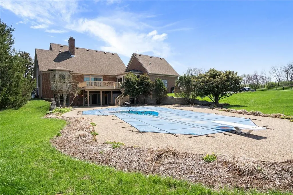 3701 Hidden Lake Lane Lexington KY 40516