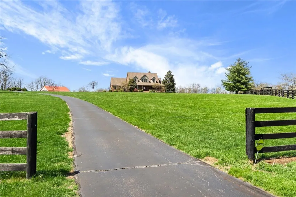 3701 Hidden Lake Lane Lexington KY 40516