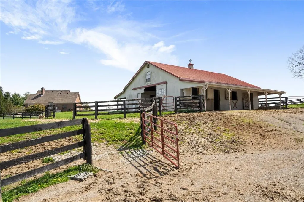 3701 Hidden Lake Lane Lexington KY 40516