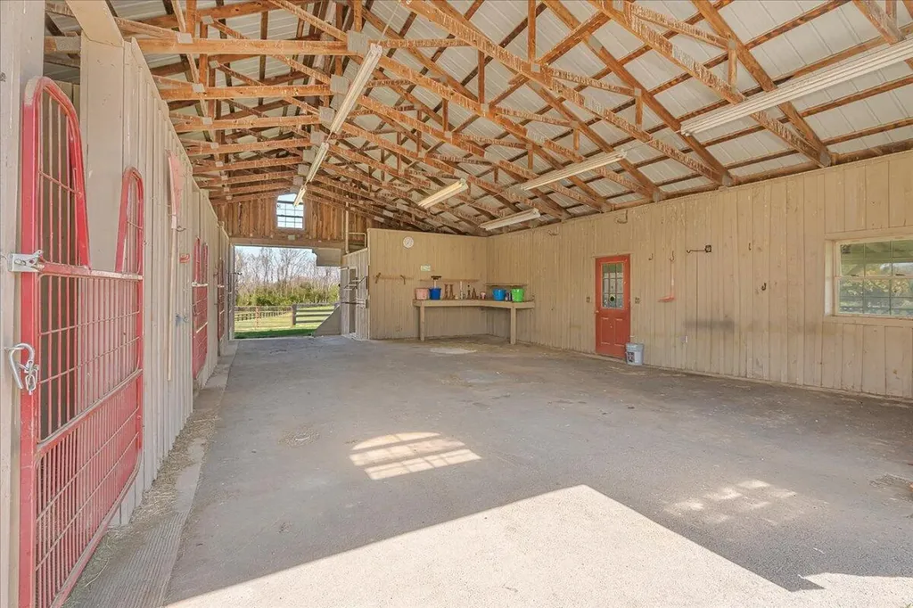 3701 Hidden Lake Lane Lexington KY 40516