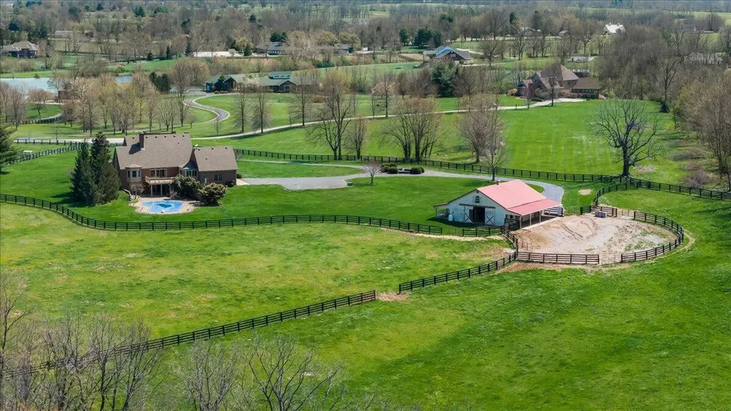 3701 Hidden Lake Lane Lexington KY 40516