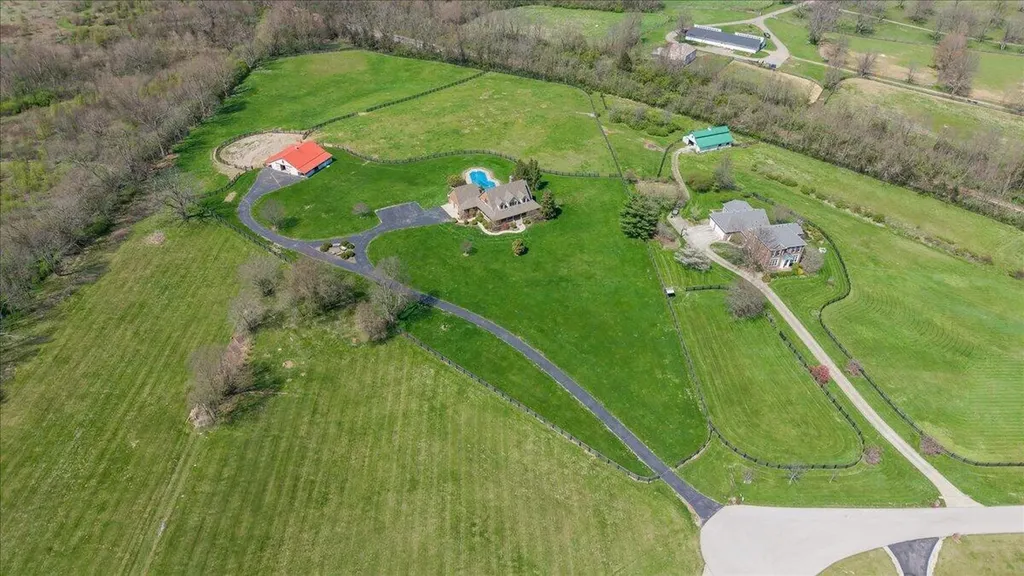 3701 Hidden Lake Lane Lexington KY 40516
