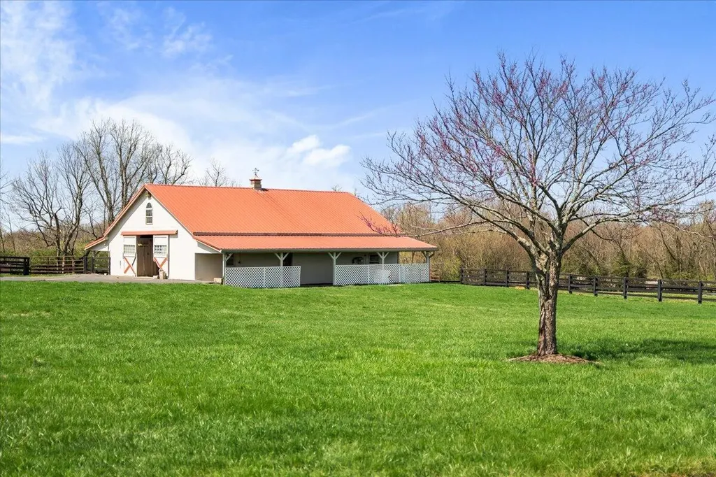 3701 Hidden Lake Lane Lexington KY 40516