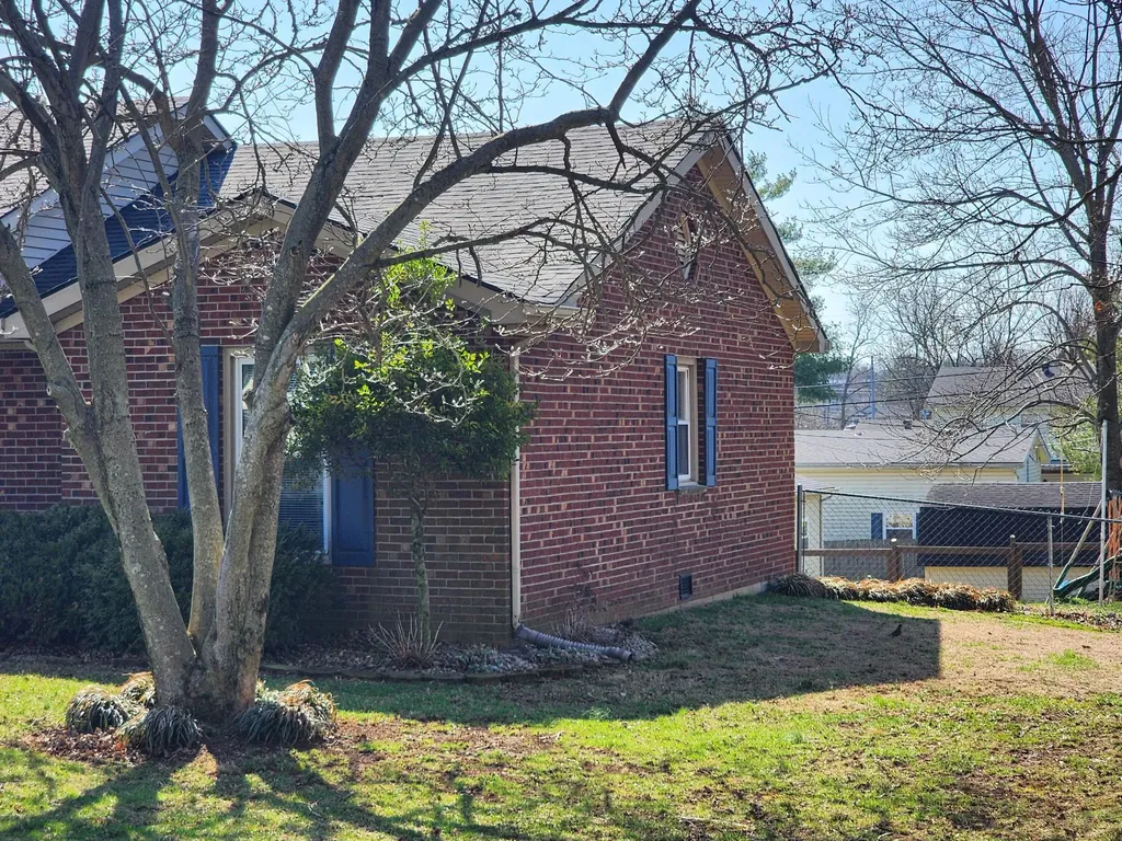 300 Longview Street Harrodsburg KY 40330
