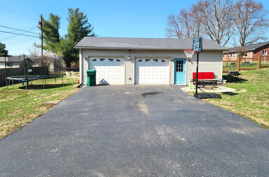 300 Longview Street Harrodsburg KY 40330