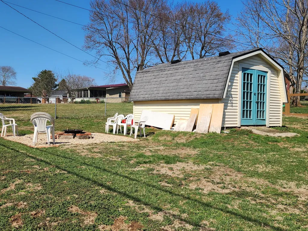 300 Longview Street Harrodsburg KY 40330