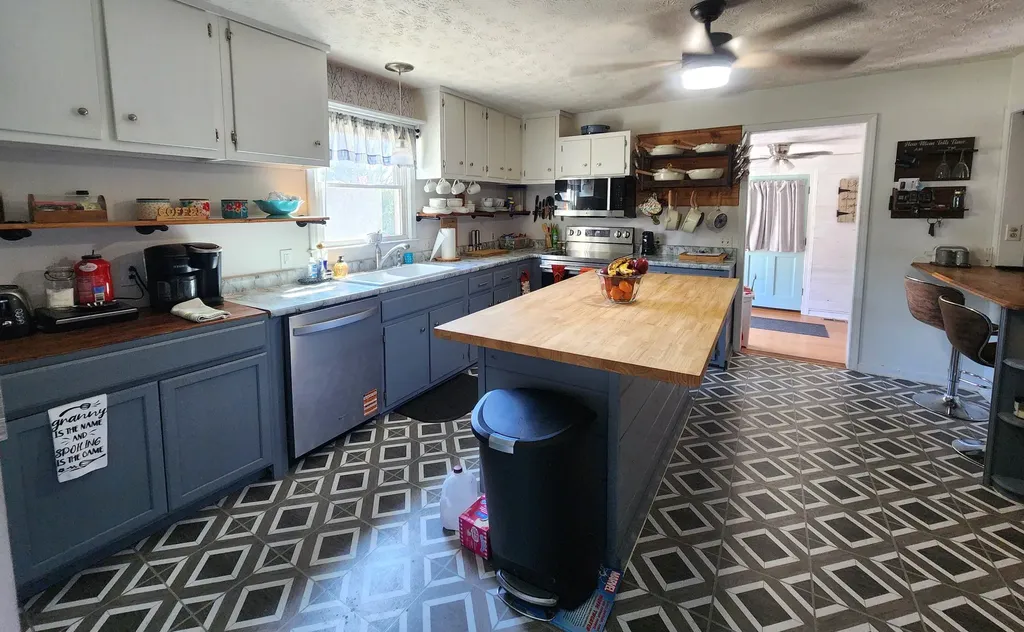 300 Longview Street Harrodsburg KY 40330